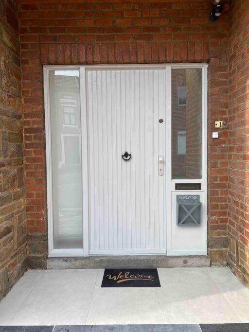 1-E Superbe Appartement Lumineux Charleroi Exterior foto