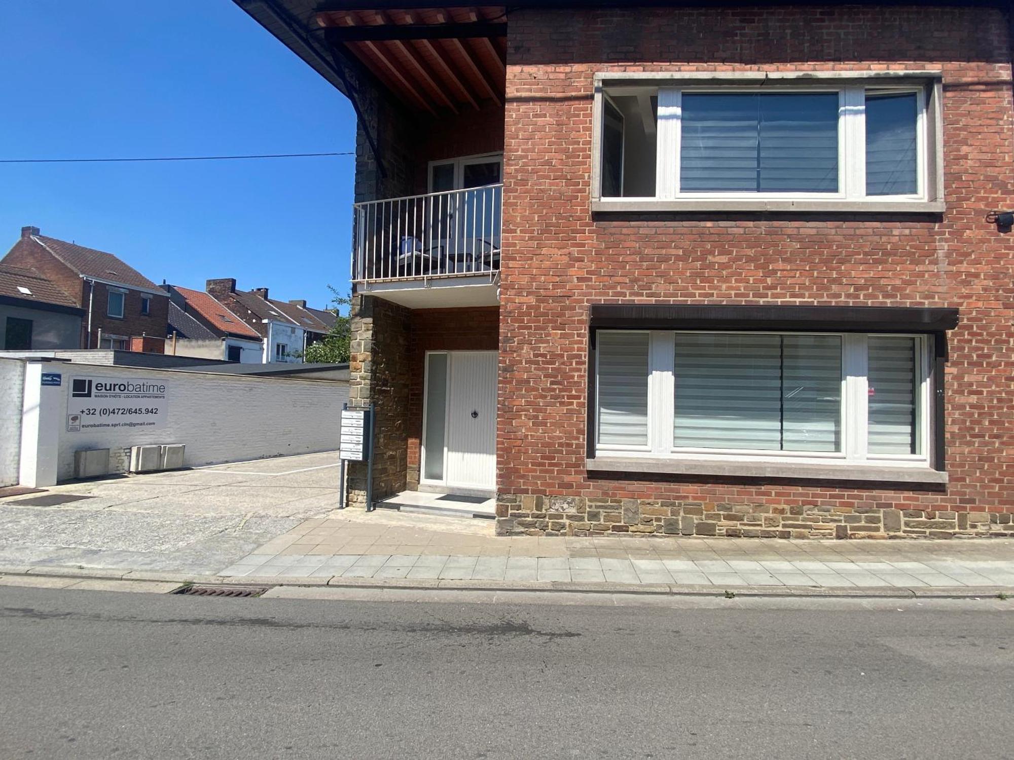 1-E Superbe Appartement Lumineux Charleroi Exterior foto